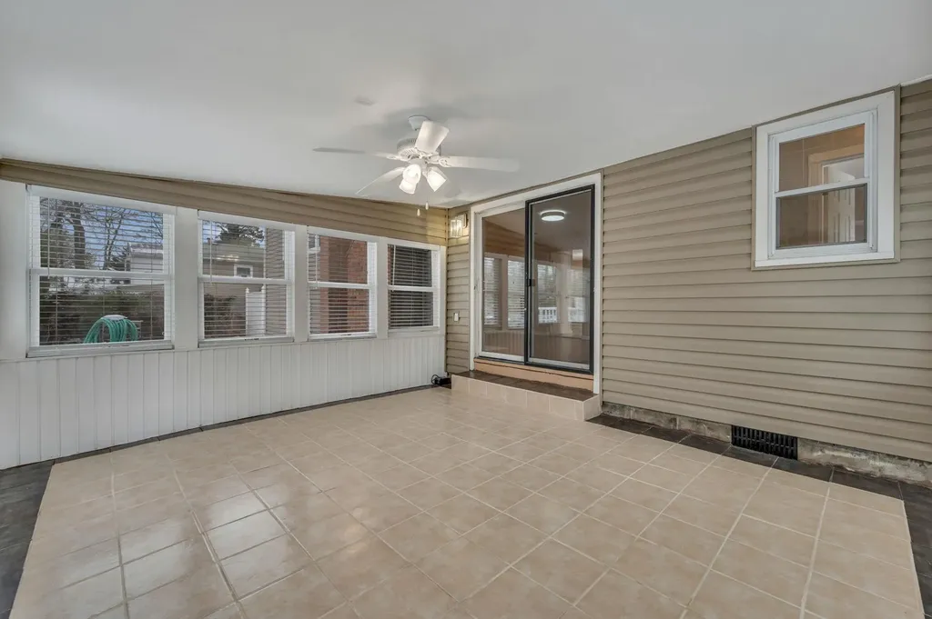 224 Vanderbilt Boulevard Oakdale NY 11769
