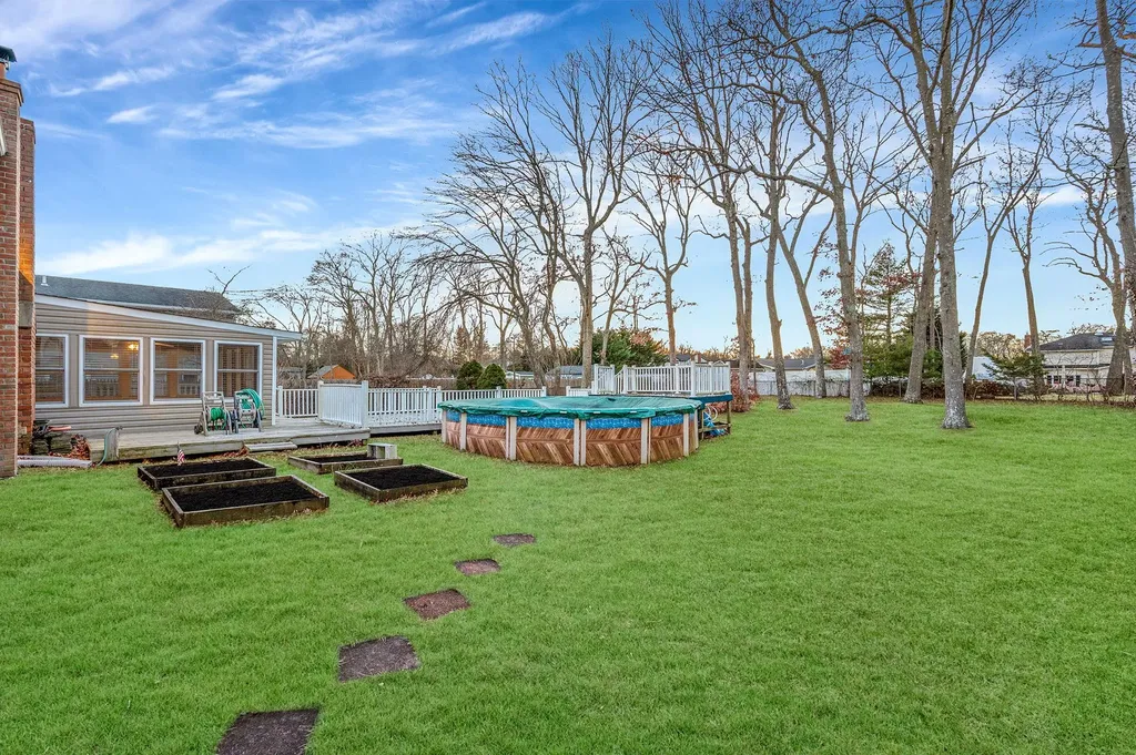224 Vanderbilt Boulevard Oakdale NY 11769