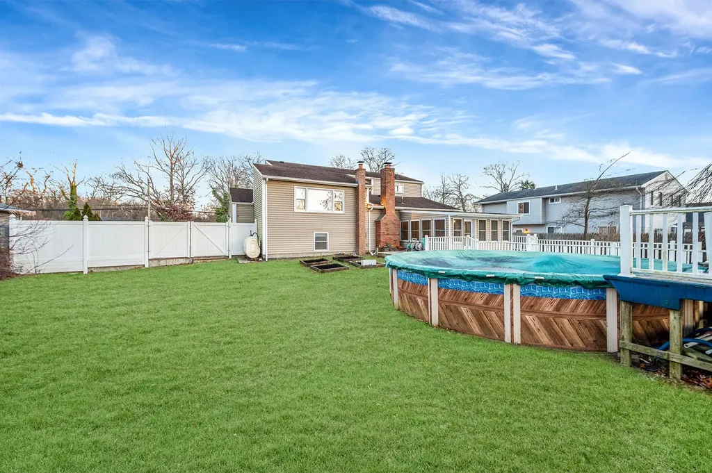 224 Vanderbilt Boulevard Oakdale NY 11769