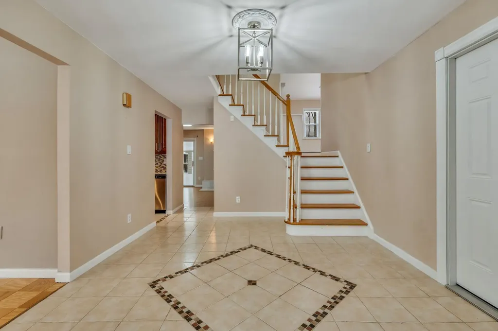 224 Vanderbilt Boulevard Oakdale NY 11769