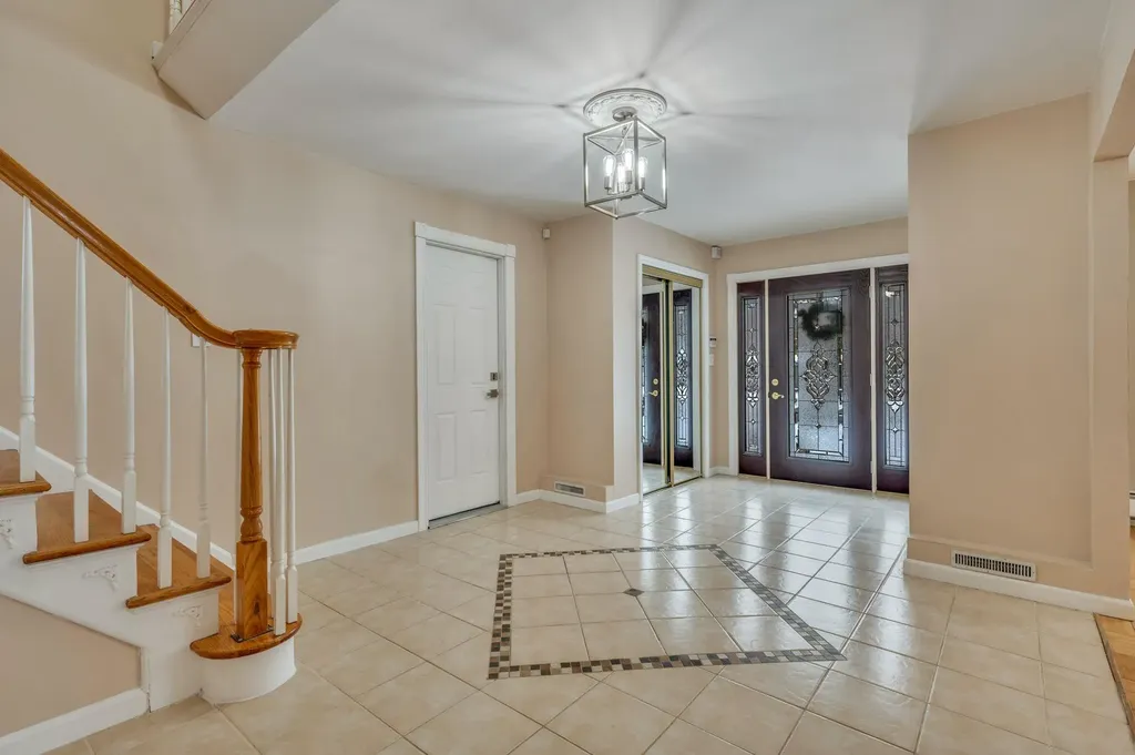 224 Vanderbilt Boulevard Oakdale NY 11769