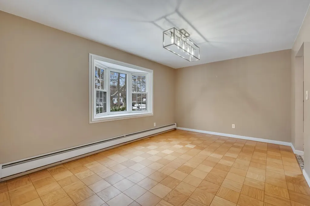 224 Vanderbilt Boulevard Oakdale NY 11769