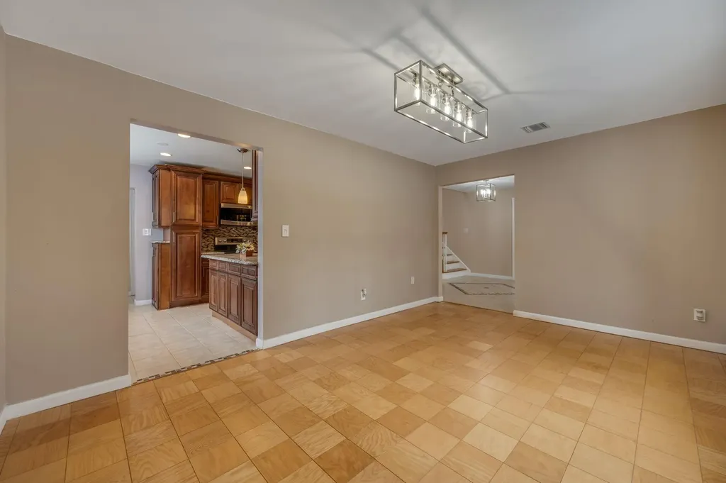 224 Vanderbilt Boulevard Oakdale NY 11769