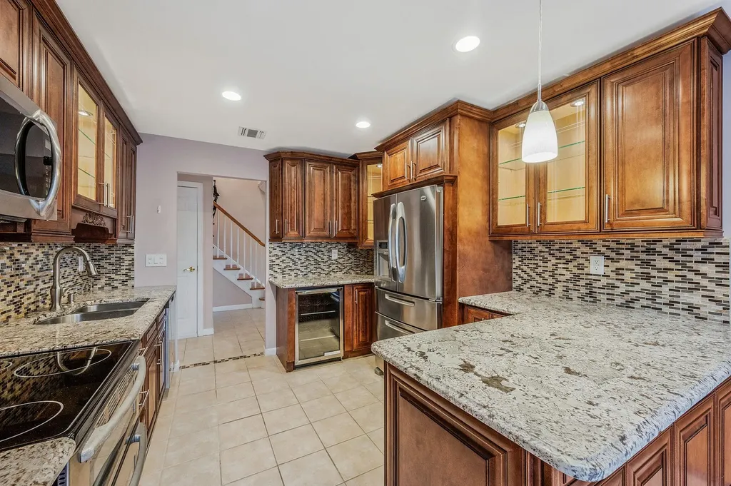224 Vanderbilt Boulevard Oakdale NY 11769