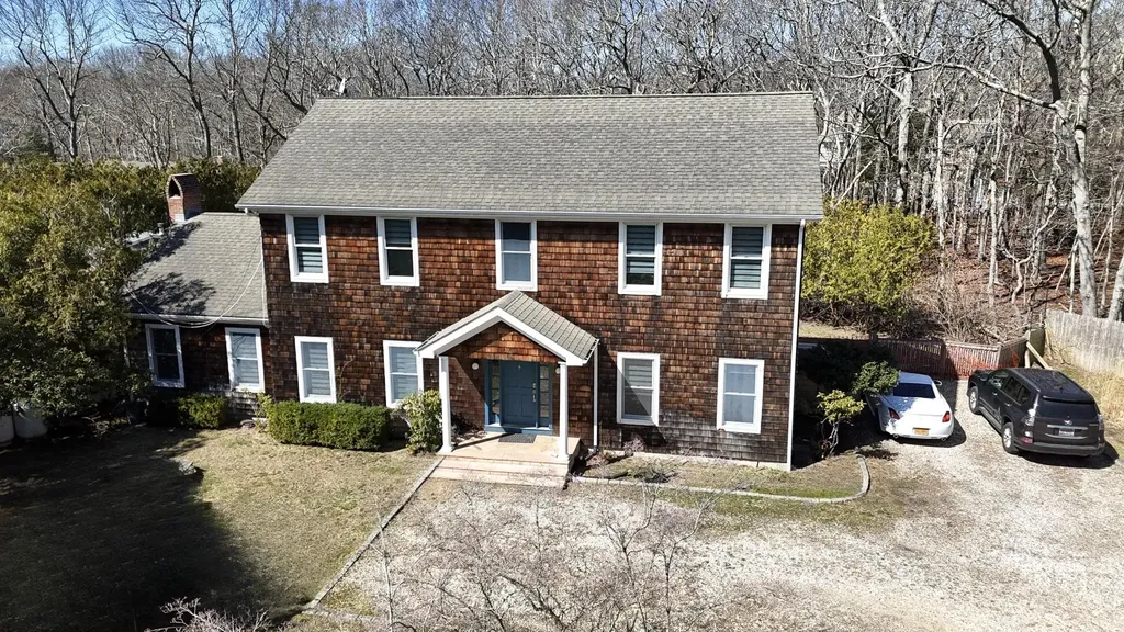 39 Washington Avenue East Hampton NY 11937