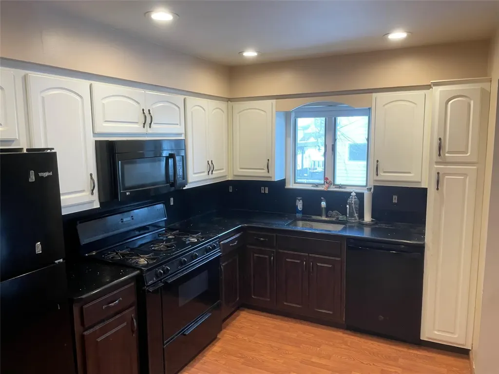 607 Myrtle Avenue West Islip NY 11795