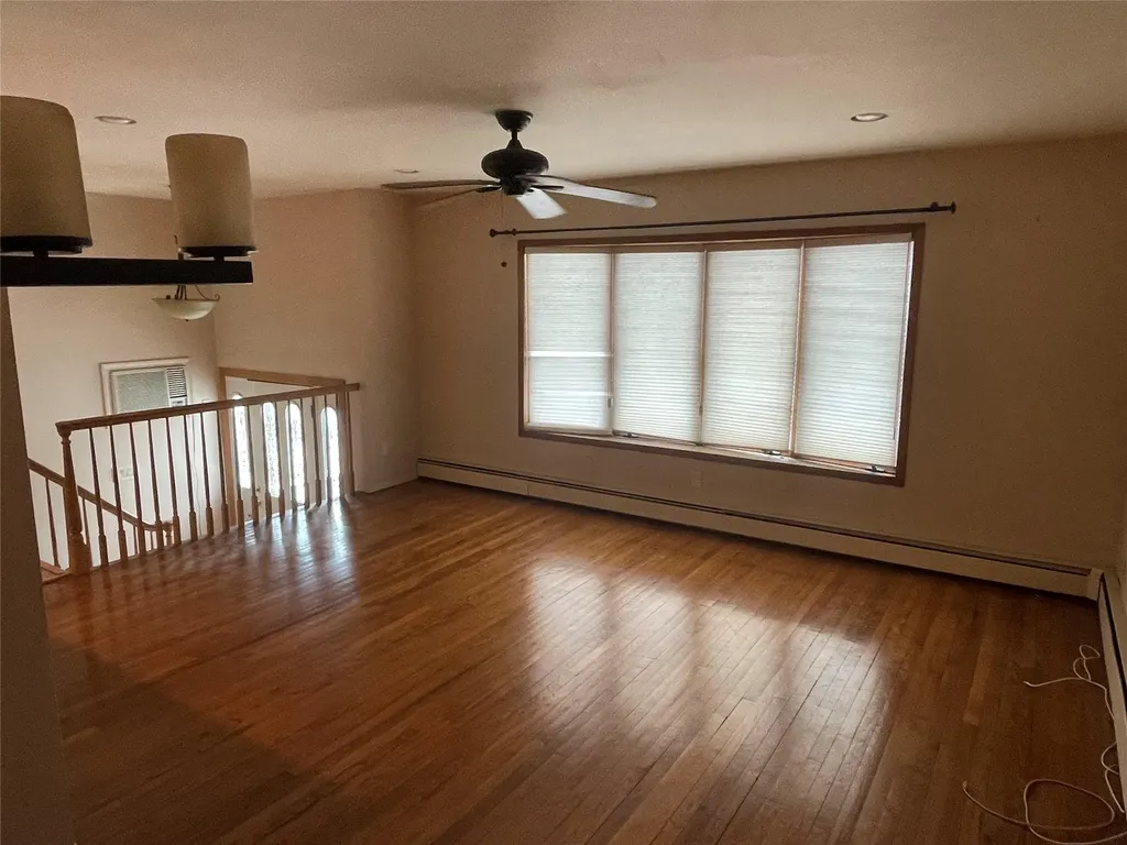607 Myrtle Avenue West Islip NY 11795