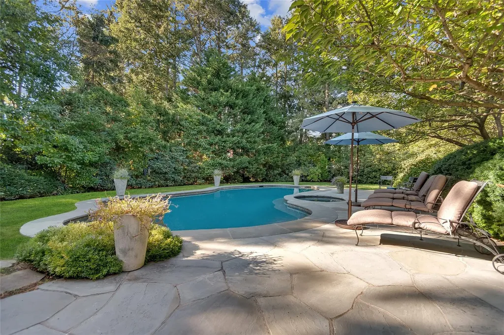299 Pondfield Road Bronxville NY 10708