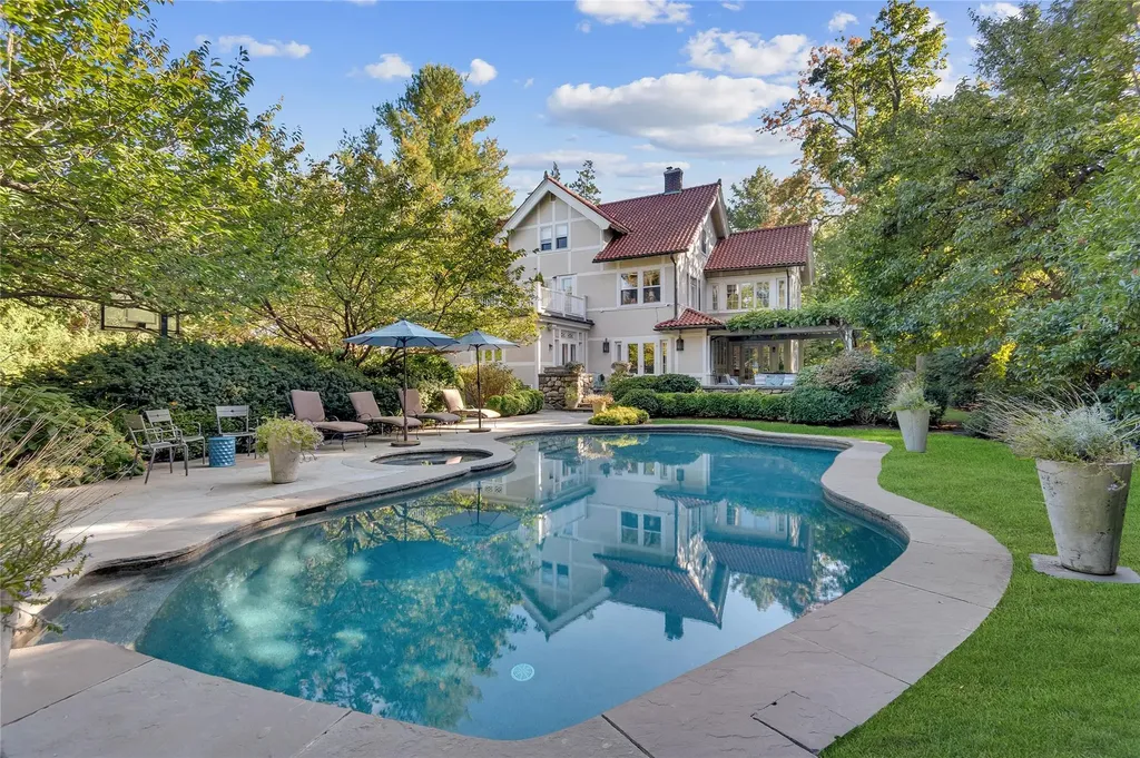 299 Pondfield Road Bronxville NY 10708