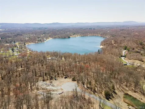 Stonecrest Lot #18 Court Hopewell Junction NY
