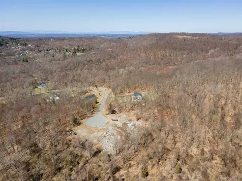 Stonecrest Lot #18 Court Hopewell Junction NY