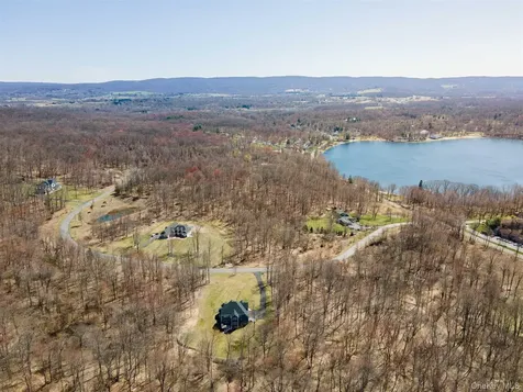 Stonecrest Lot #18 Court Hopewell Junction NY