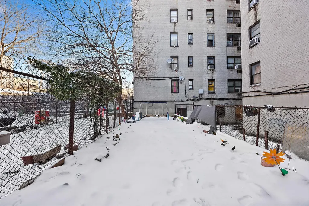 61 W 184th Street Bronx NY 10468