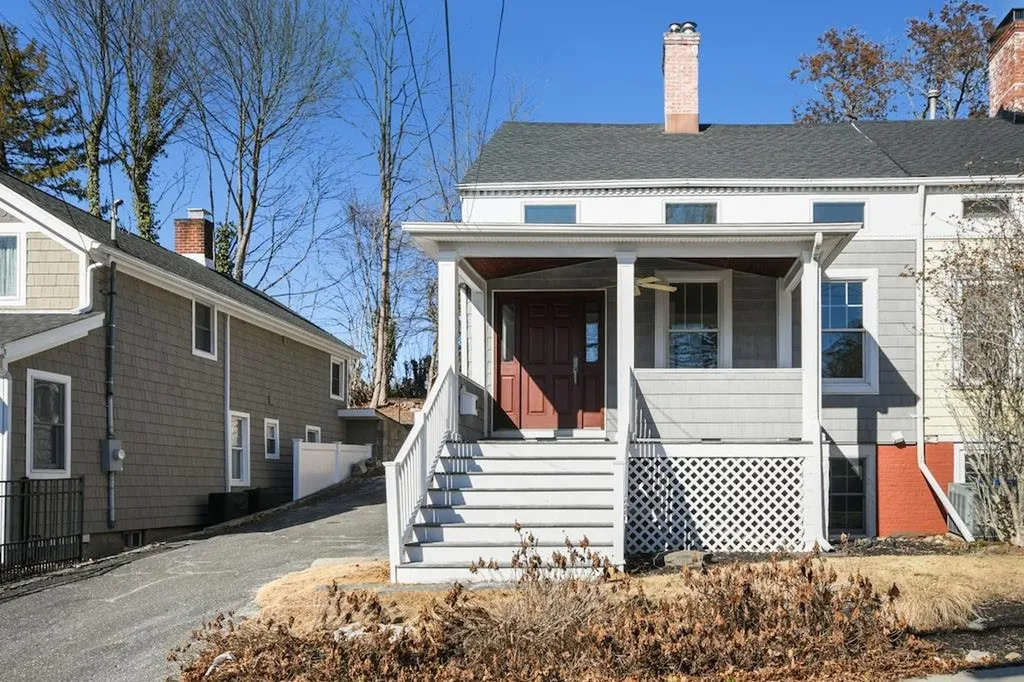 105 Thompson Street Brookhaven NY 11777
