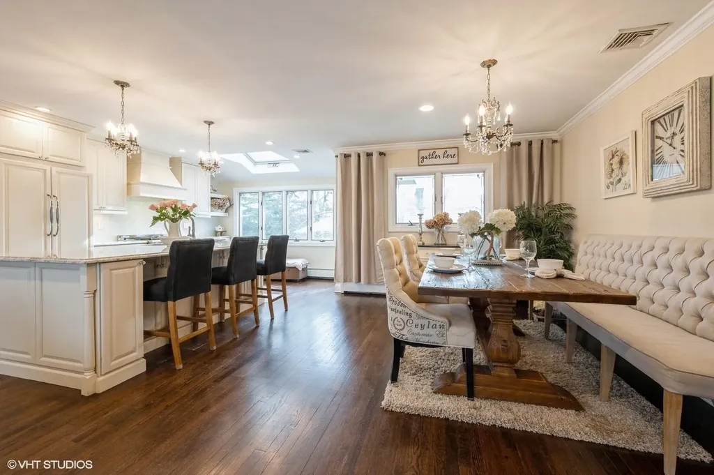 10 Pasture Lane Old Bethpage NY 11804