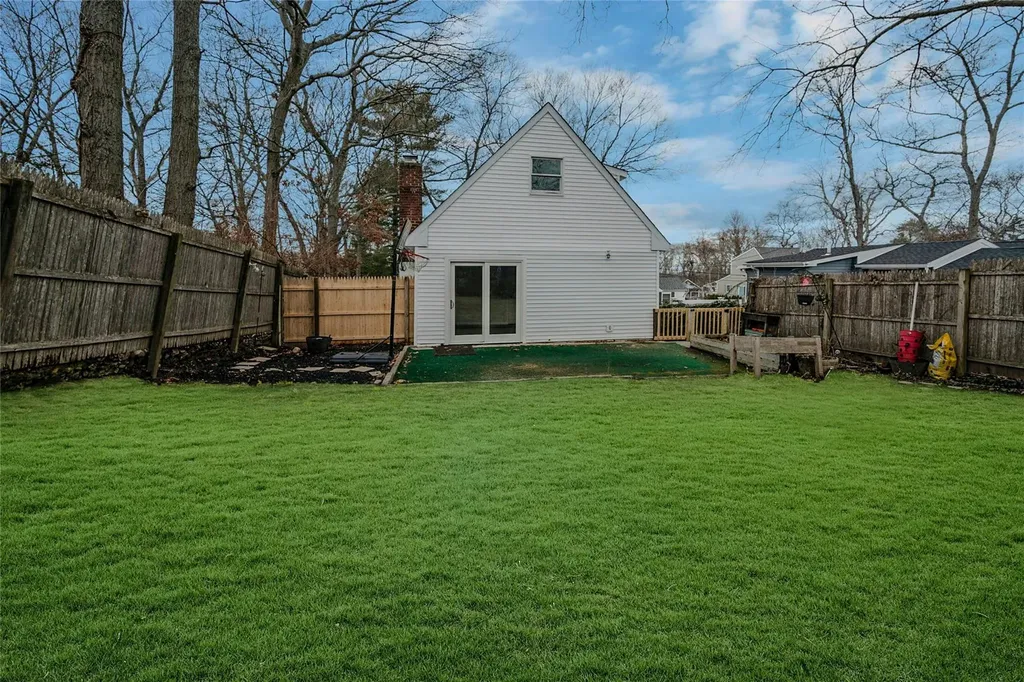 4 Mars Road Rocky Point NY 11778