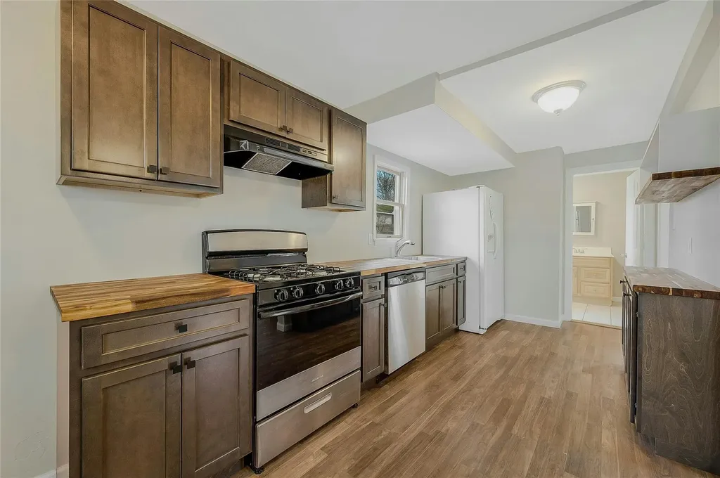 4 Mars Road Rocky Point NY 11778