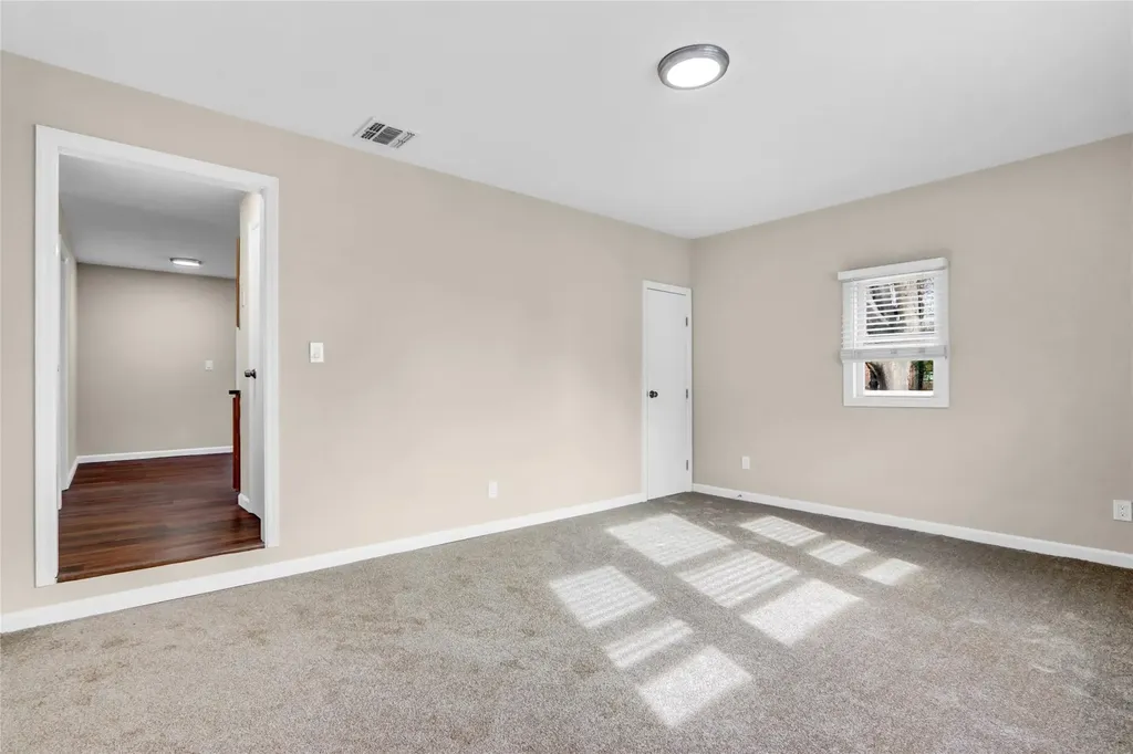 219 Floyd Road Shirley NY 11967