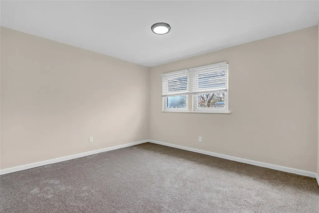 219 Floyd Road Shirley NY 11967