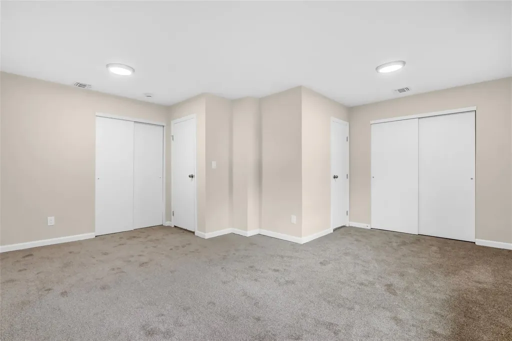 219 Floyd Road Shirley NY 11967