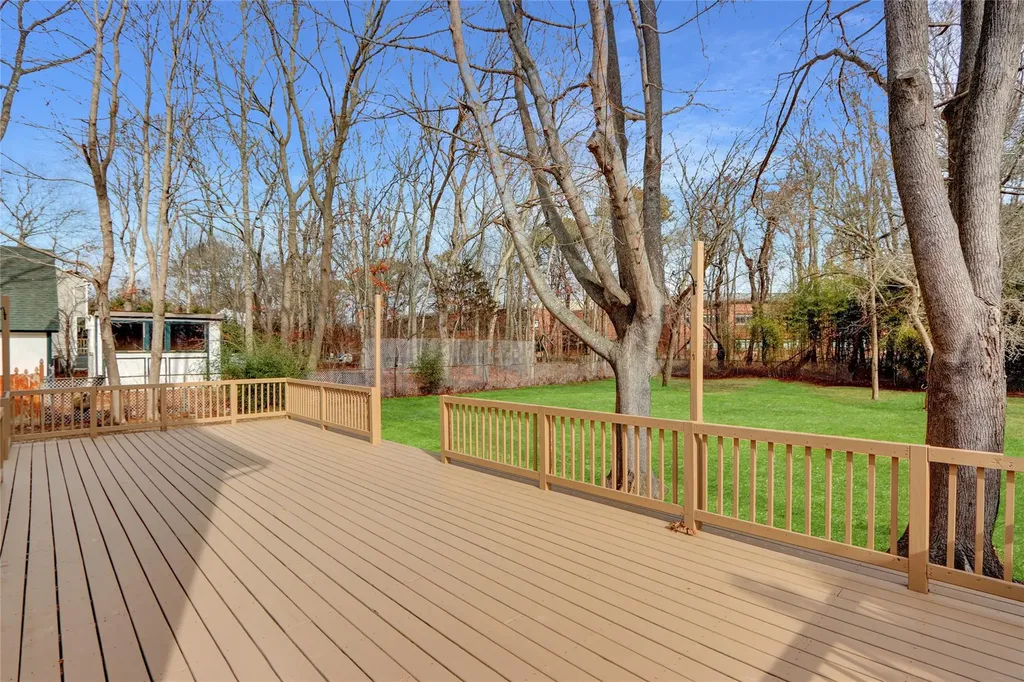 219 Floyd Road Shirley NY 11967
