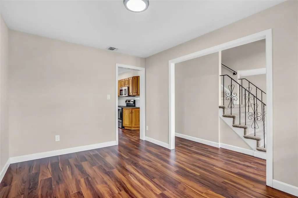 219 Floyd Road Shirley NY 11967