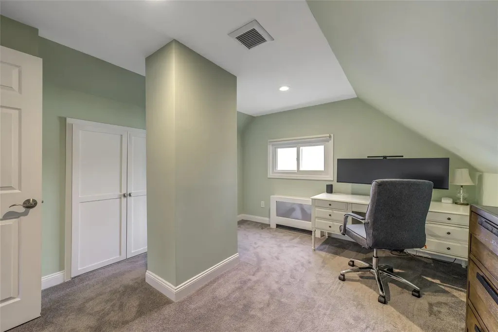 71 Mellow Lane Westbury NY 11590