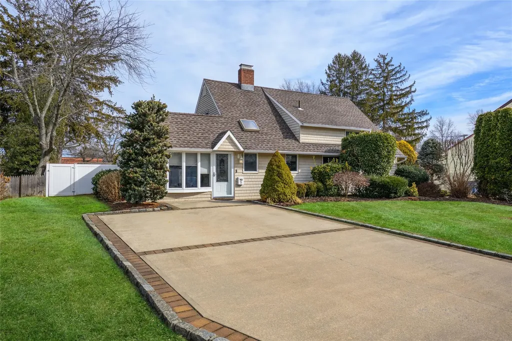 71 Mellow Lane Westbury NY 11590
