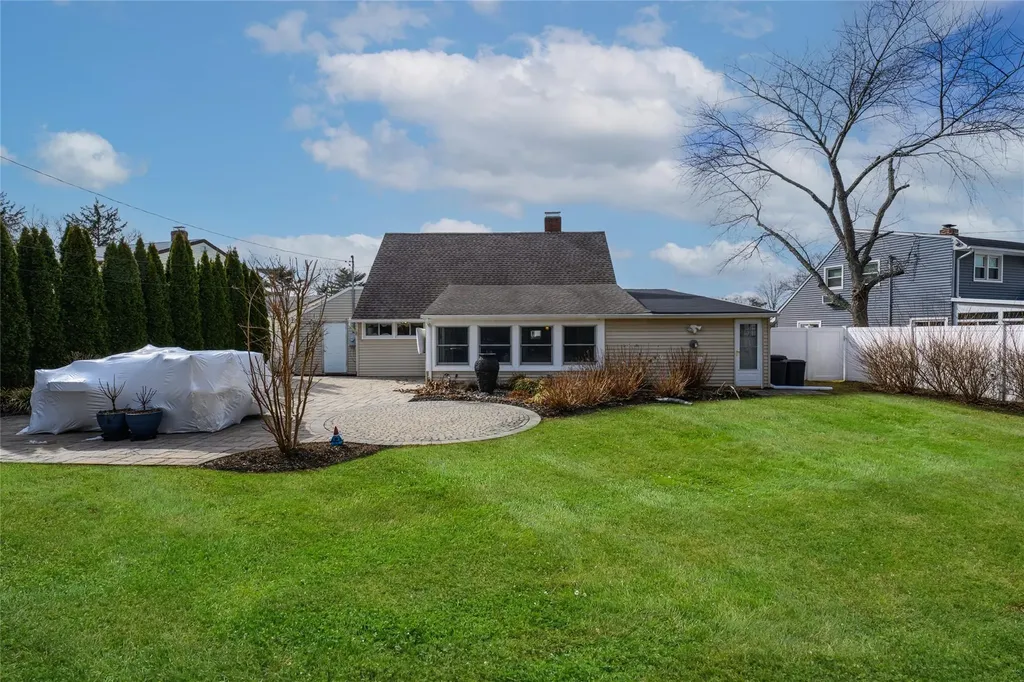 71 Mellow Lane Westbury NY 11590