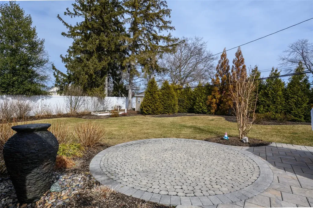 71 Mellow Lane Westbury NY 11590