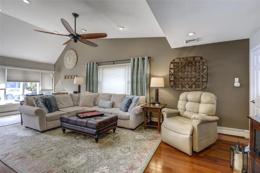 71 Mellow Lane Westbury NY 11590