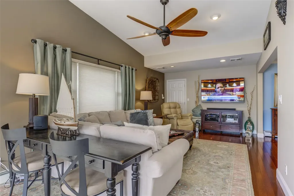 71 Mellow Lane Westbury NY 11590