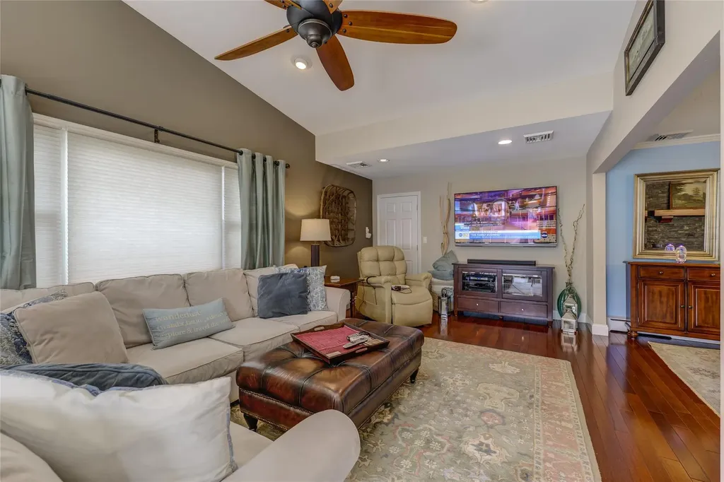 71 Mellow Lane Westbury NY 11590