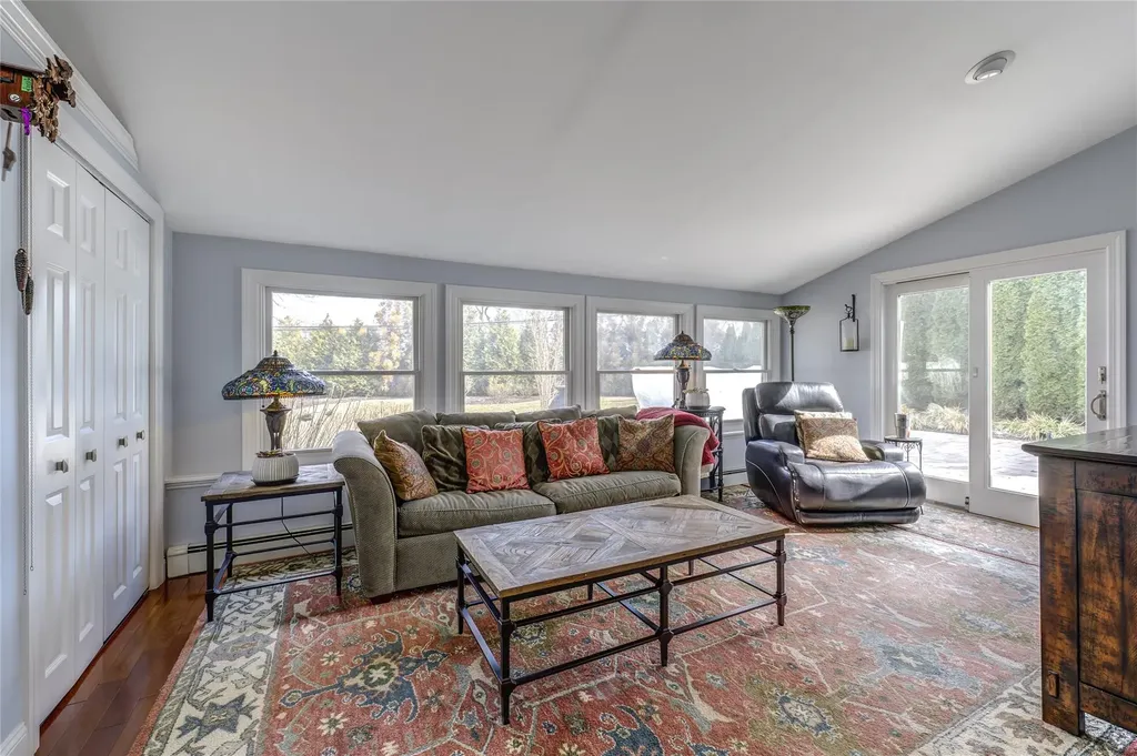 71 Mellow Lane Westbury NY 11590