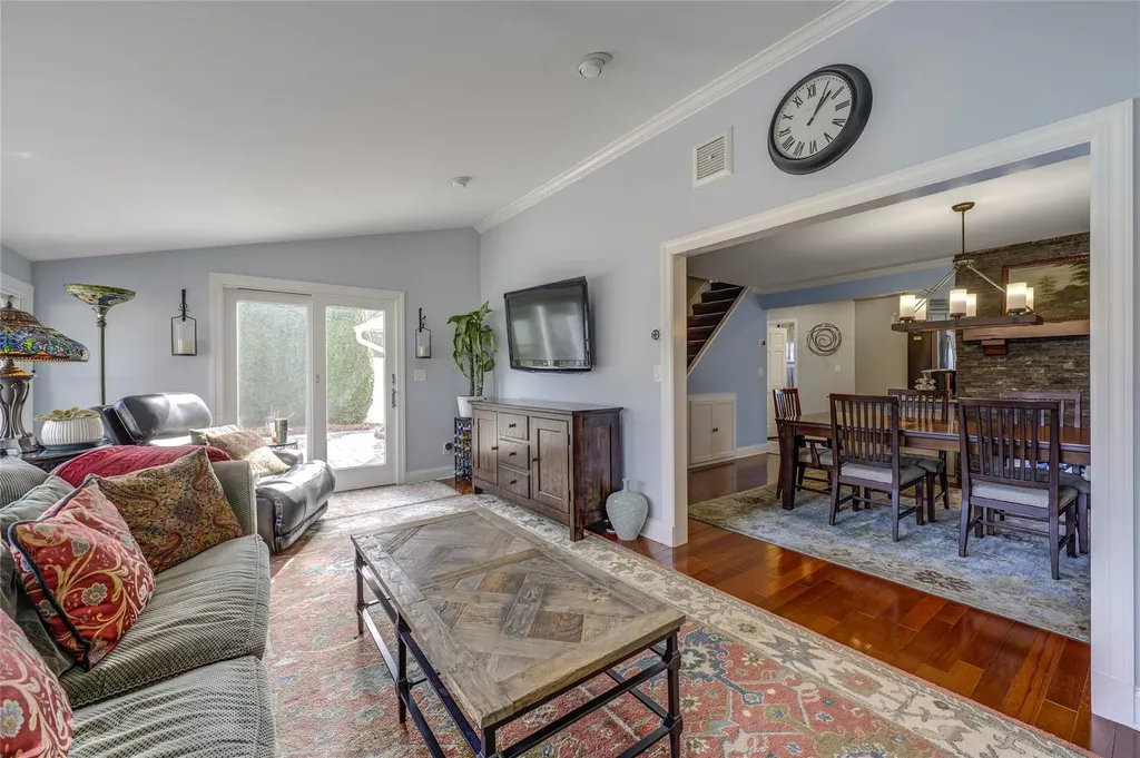 71 Mellow Lane Westbury NY 11590