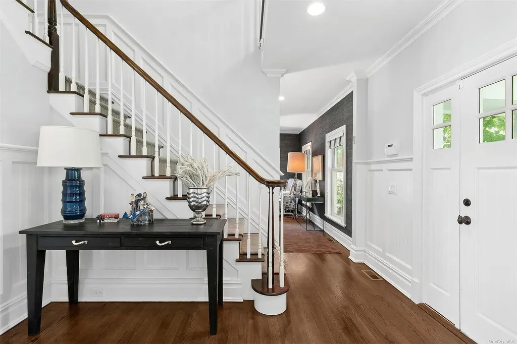 394 Mill Road Westhampton NY 11977
