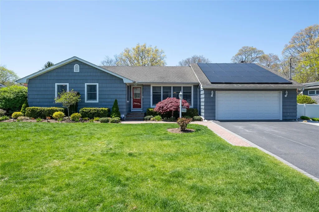 98 Gillette Avenue Patchogue NY 11772