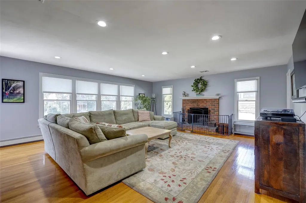 98 Gillette Avenue Patchogue NY 11772