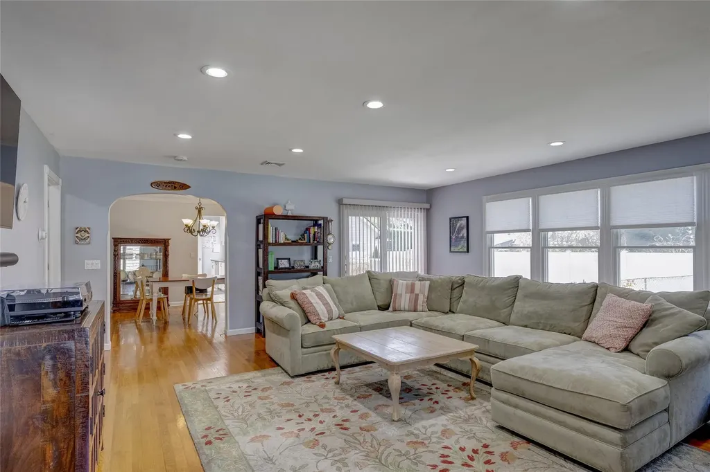 98 Gillette Avenue Patchogue NY 11772