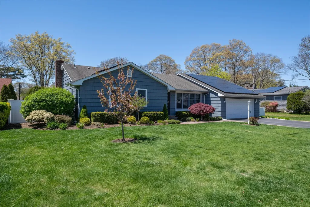 98 Gillette Avenue Patchogue NY 11772
