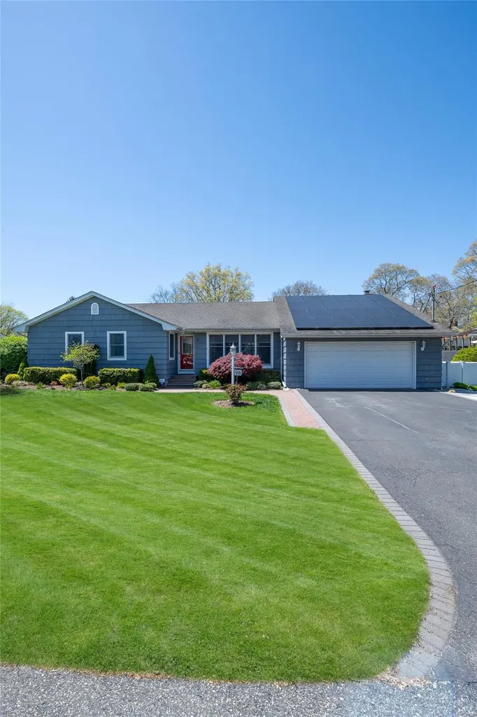 98 Gillette Avenue Patchogue NY 11772
