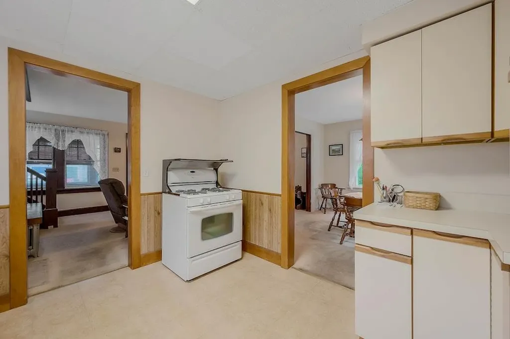 30 Hallock Street Riverhead NY 11901