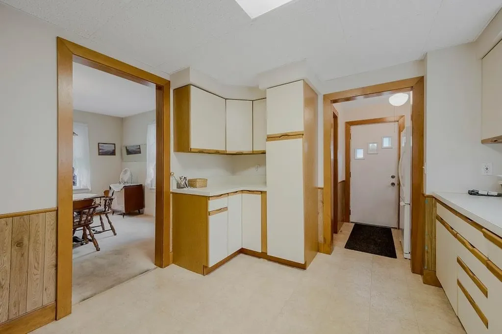 30 Hallock Street Riverhead NY 11901