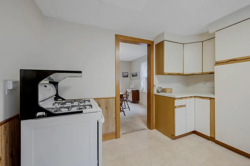 30 Hallock Street Riverhead NY 11901