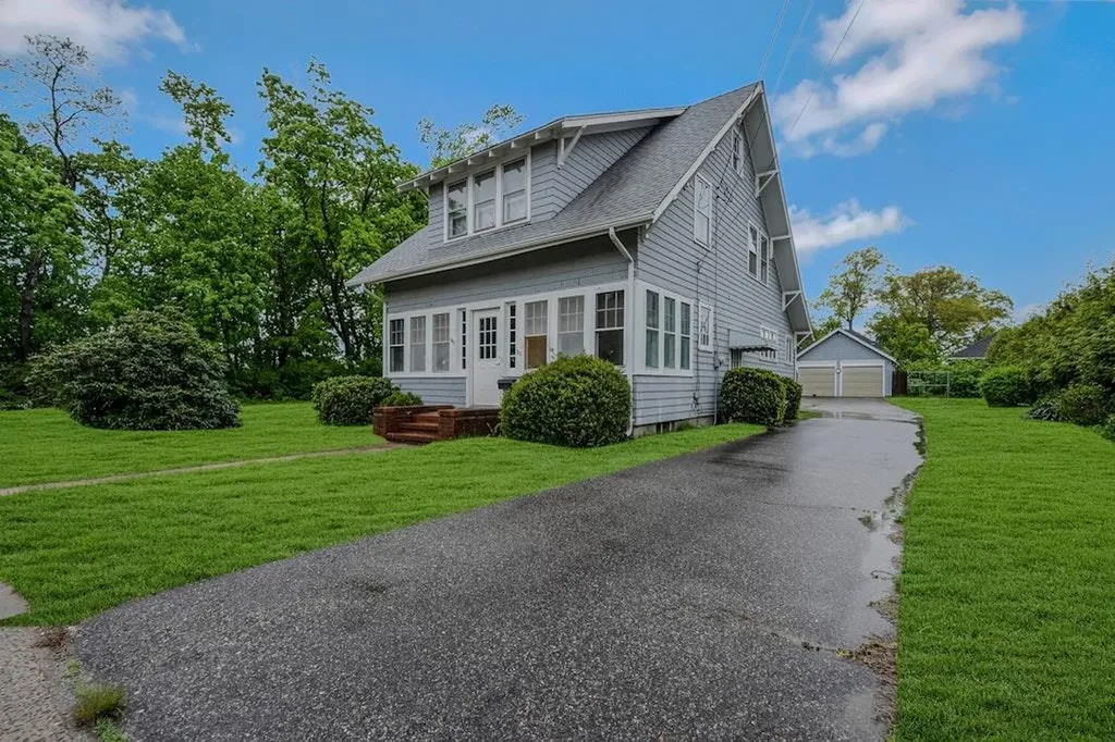 30 Hallock Street Riverhead NY 11901