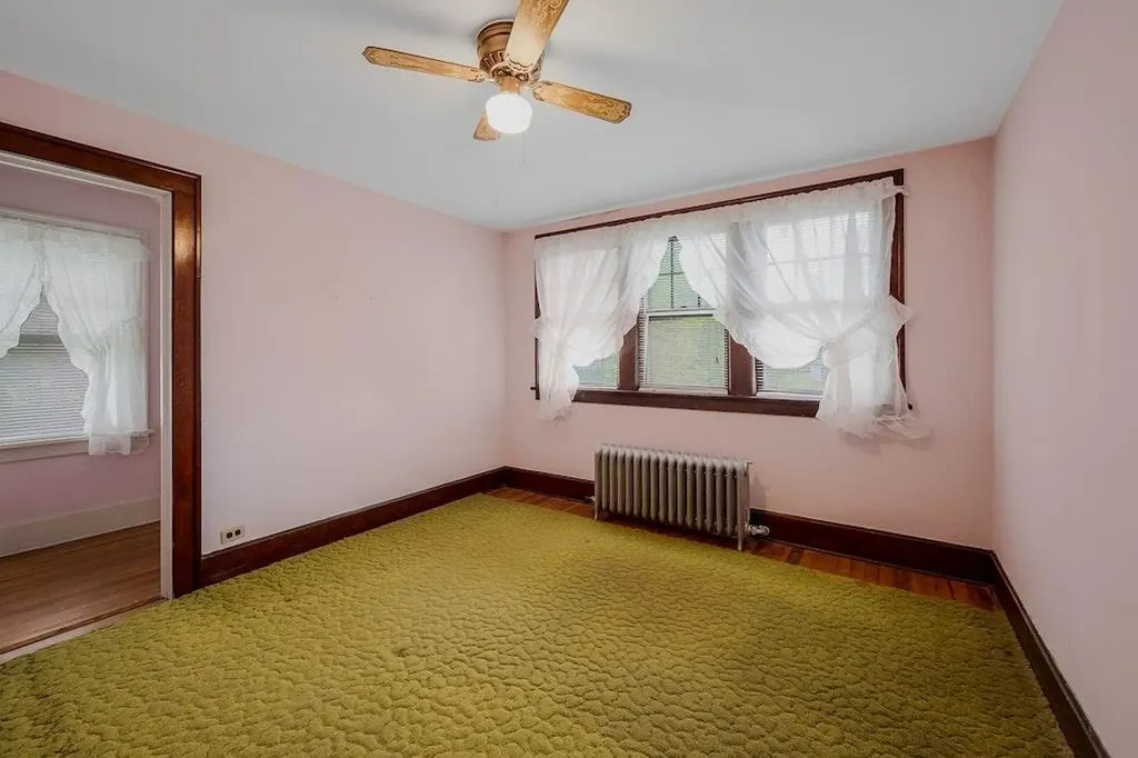 30 Hallock Street Riverhead NY 11901