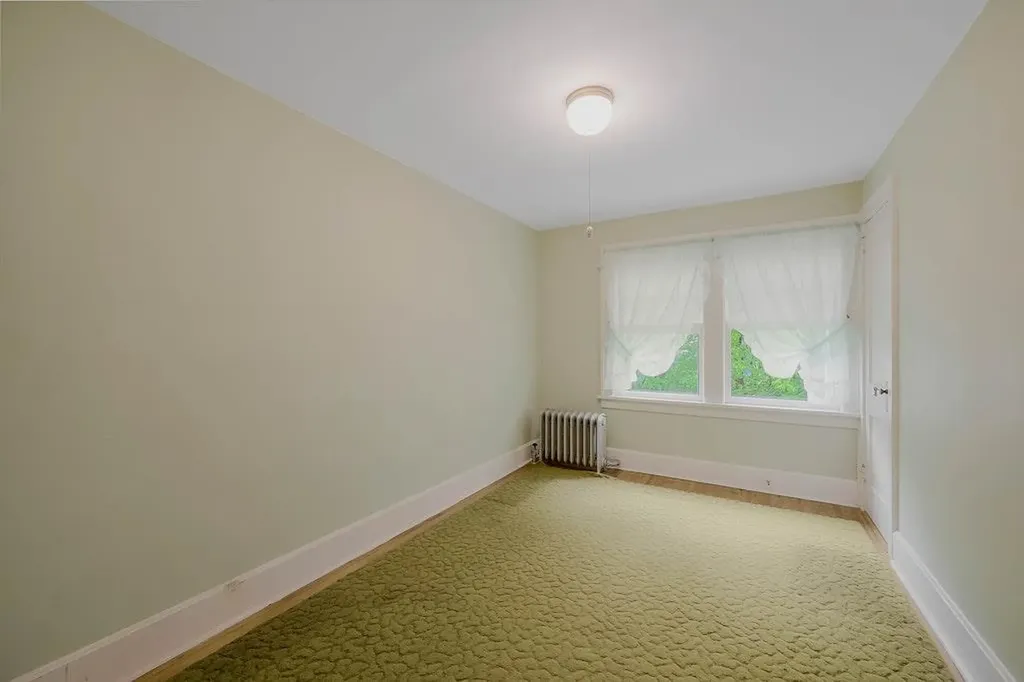 30 Hallock Street Riverhead NY 11901