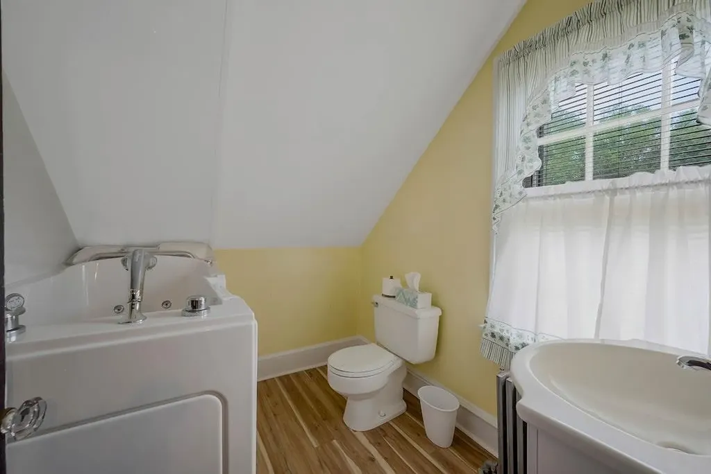 30 Hallock Street Riverhead NY 11901