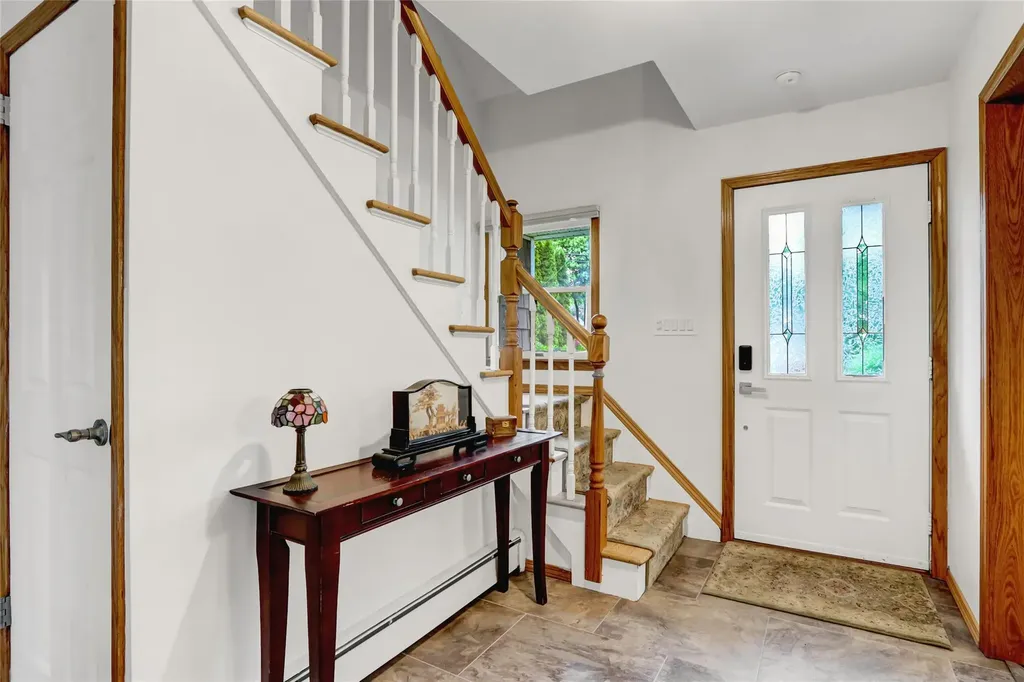 34 Sams Path Rocky Point NY 11778