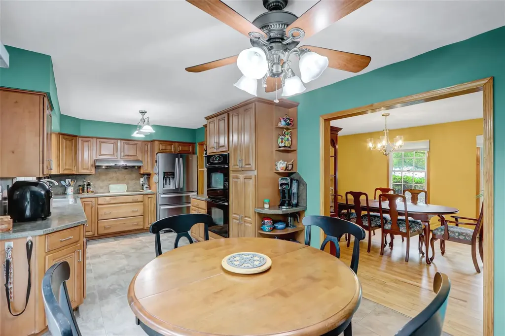 34 Sams Path Rocky Point NY 11778